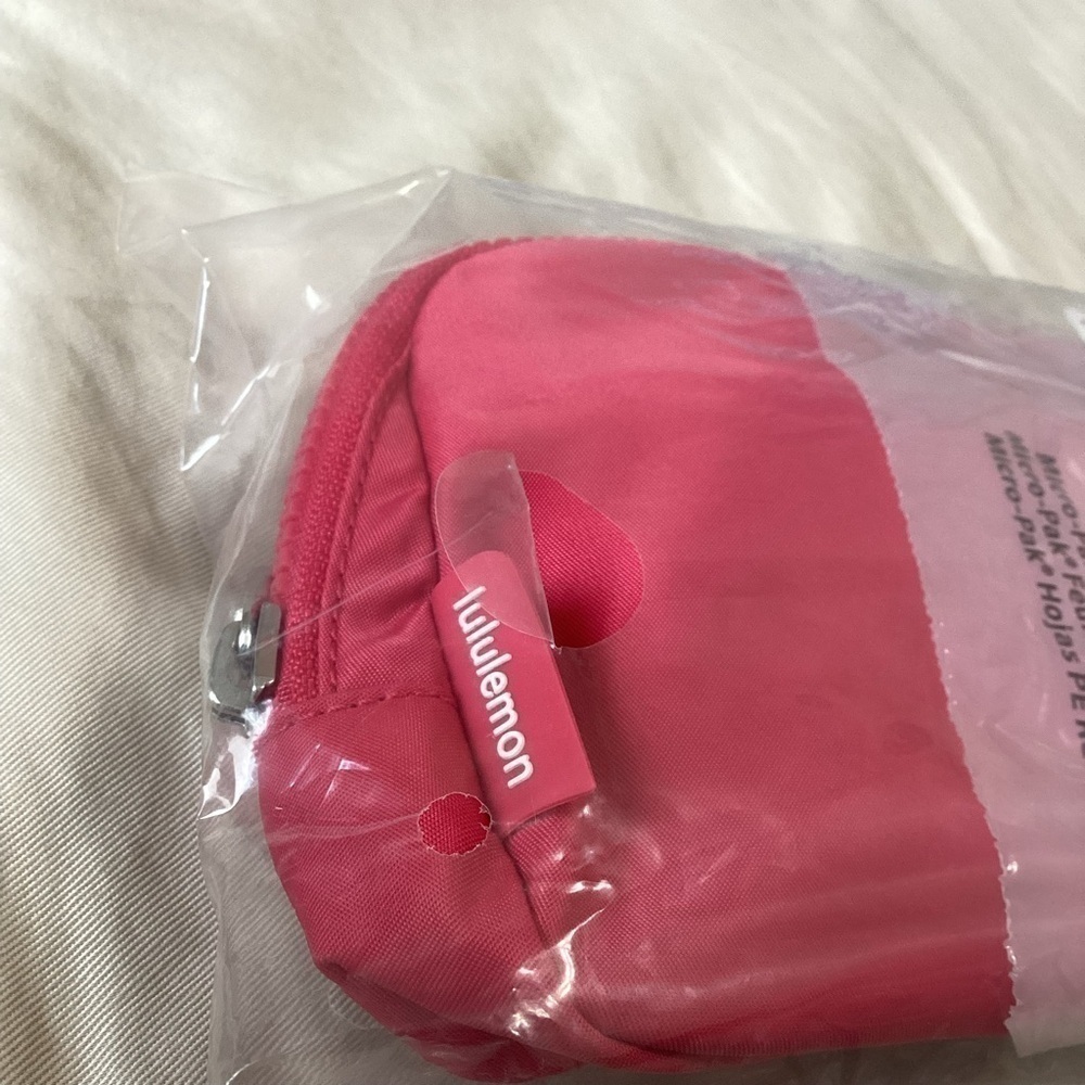 Limited Edition Lululemon Cherry Mist belt bag - Picture 12 of 13